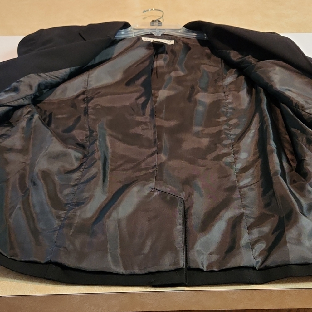 Misses NWT $130.00  Requirements 3-pc Size 14; Jacket, Pants, Skirt all in Black - Picture 12 of 16
